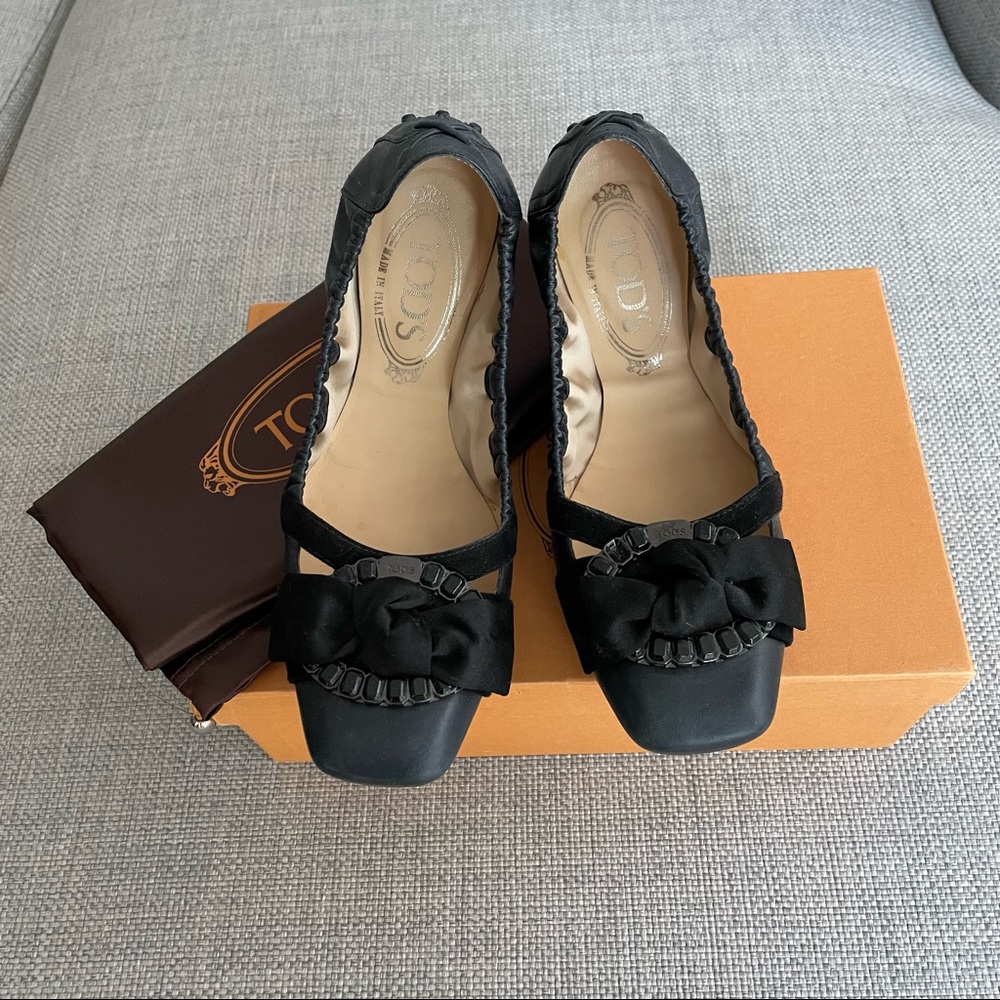 EUC Tod’s Embellished Navy Blue Leather Ballet Flats Size 36